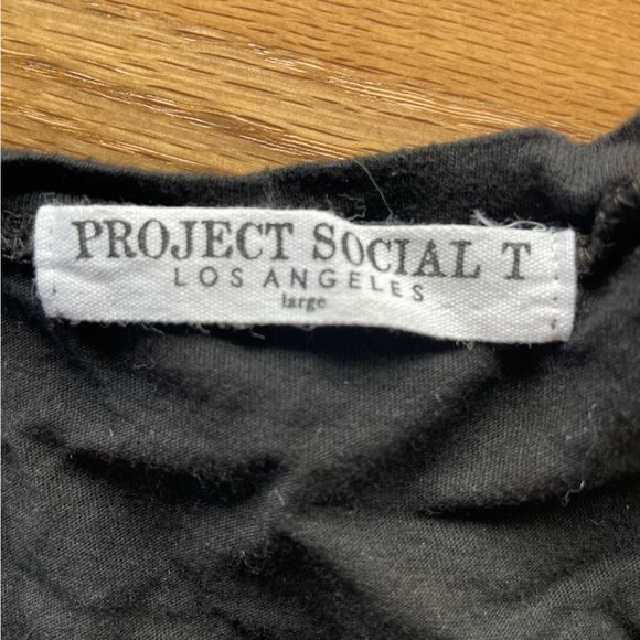 Fun beach top! - Picture 3 of 9